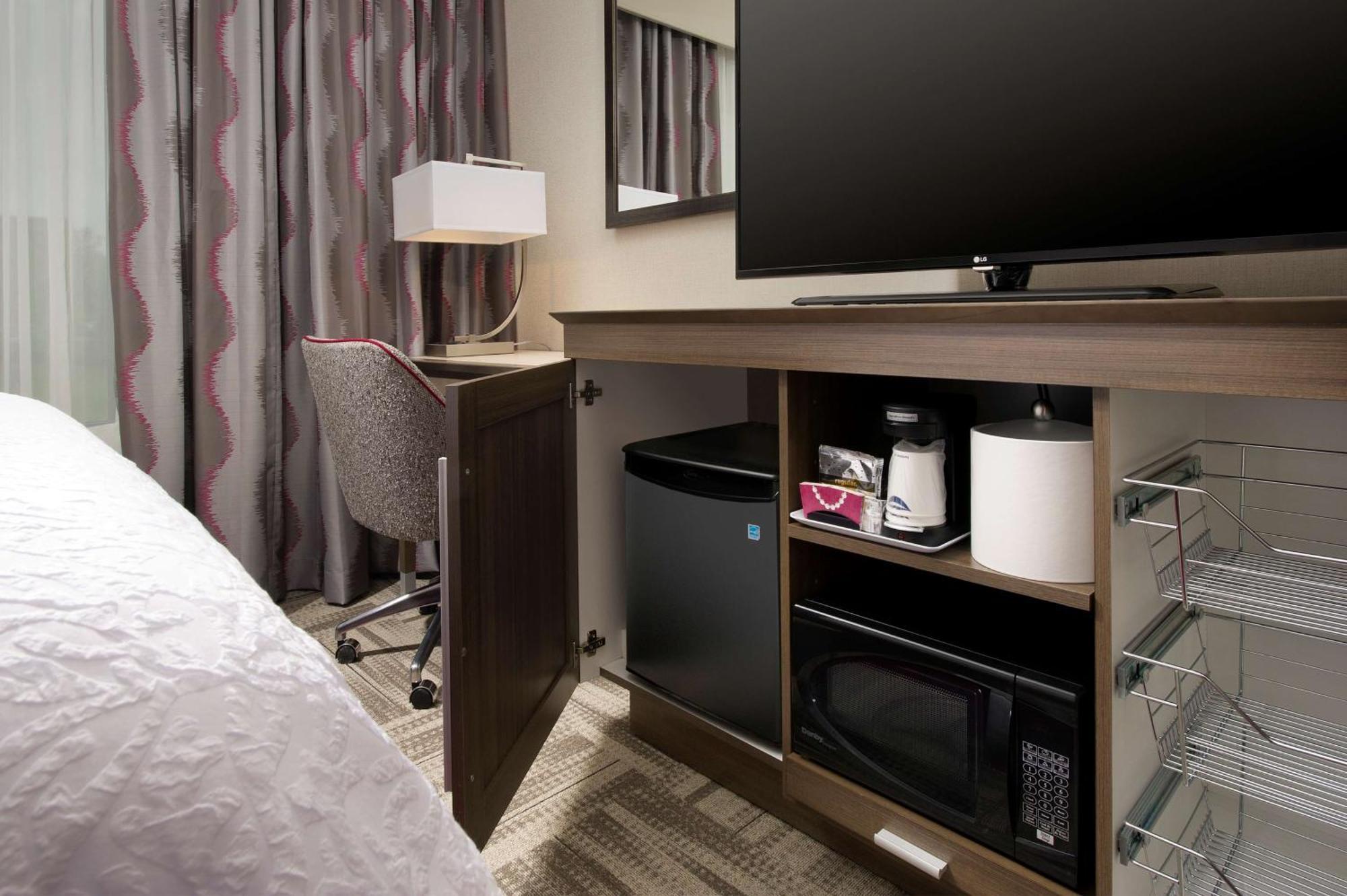 Hampton Inn Louisville East Hurstbourne Dış mekan fotoğraf
